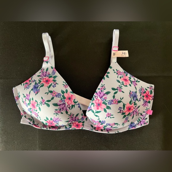 CLEARANCE $50 Victoria’s Secret Sexy Satin T-shirt bra & Lace Brazilian panty - Picture 3 of 6